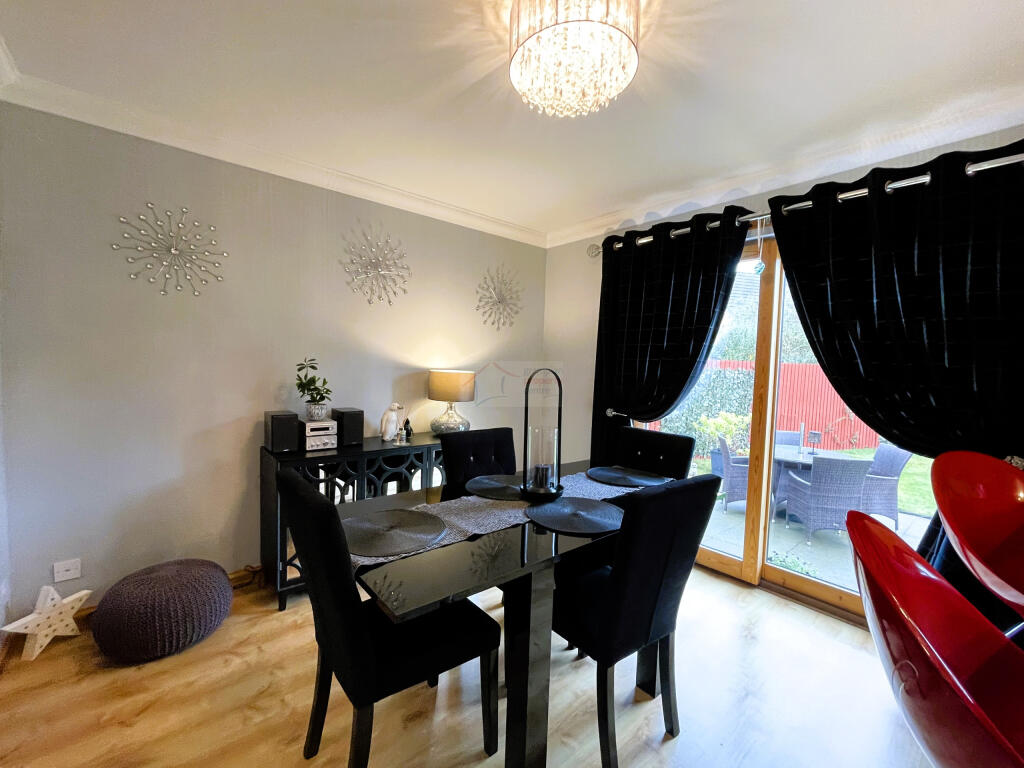 Dining Area.JPG