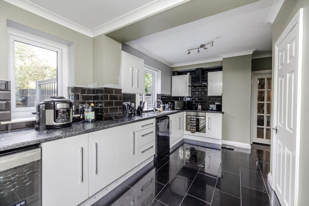 D.30RockwoodHillEstateNE404BQ-14