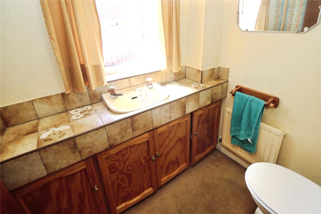 Cloakroom/Wc