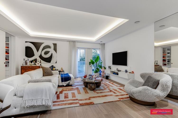 KFH-22_The_Landau-12