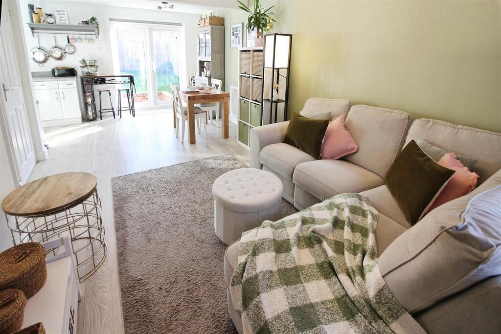 Open Plan Lounge/Diner