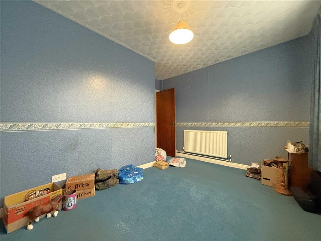 Bedroom (rear)