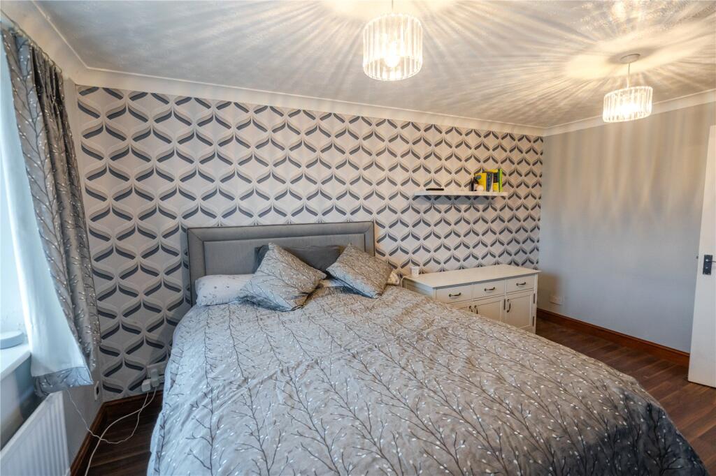 Bedroom 1 (2)