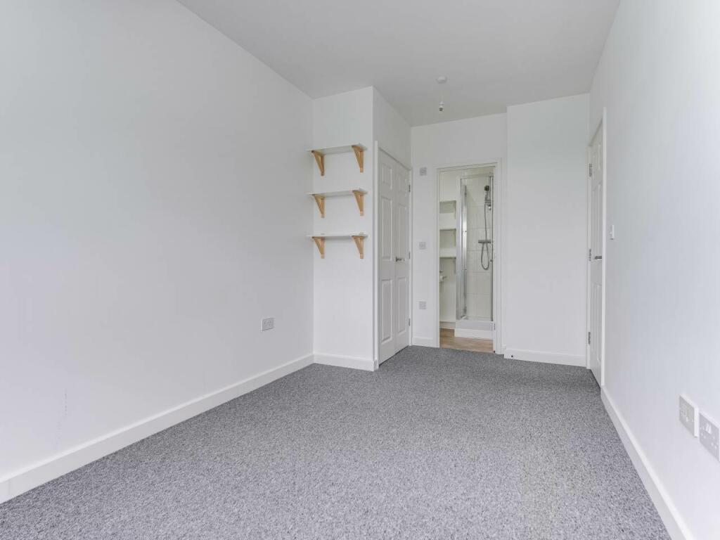 80 Goodes Court-3