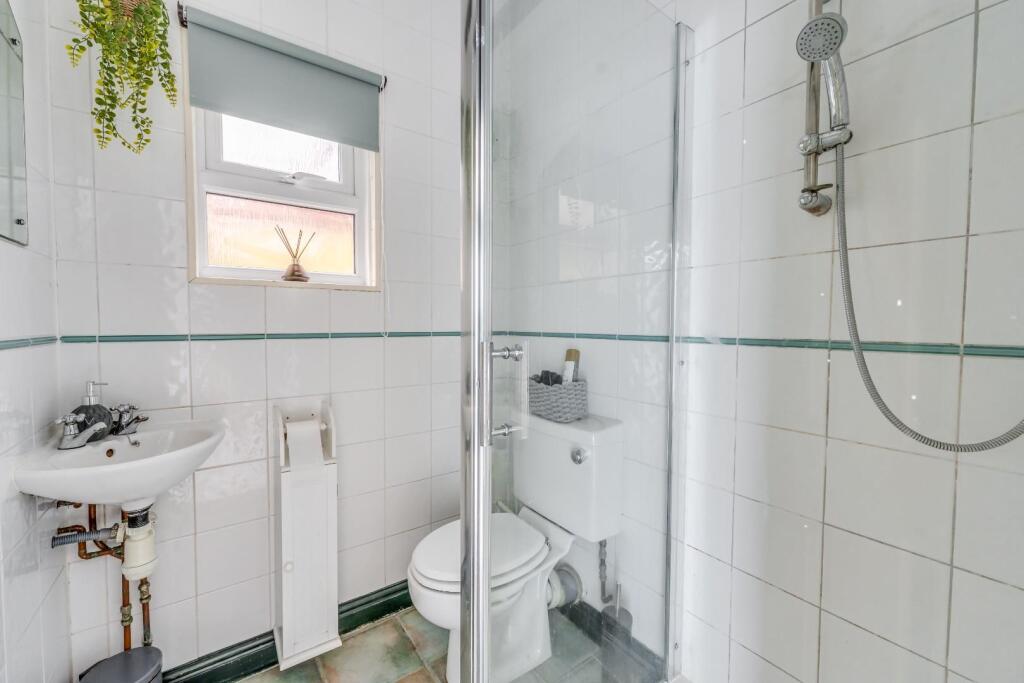 6 Graitney Close Cleeve-31.jpg