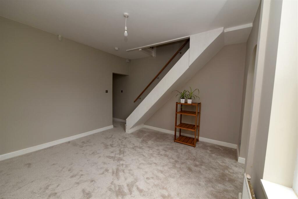 rear reception 3.JPG