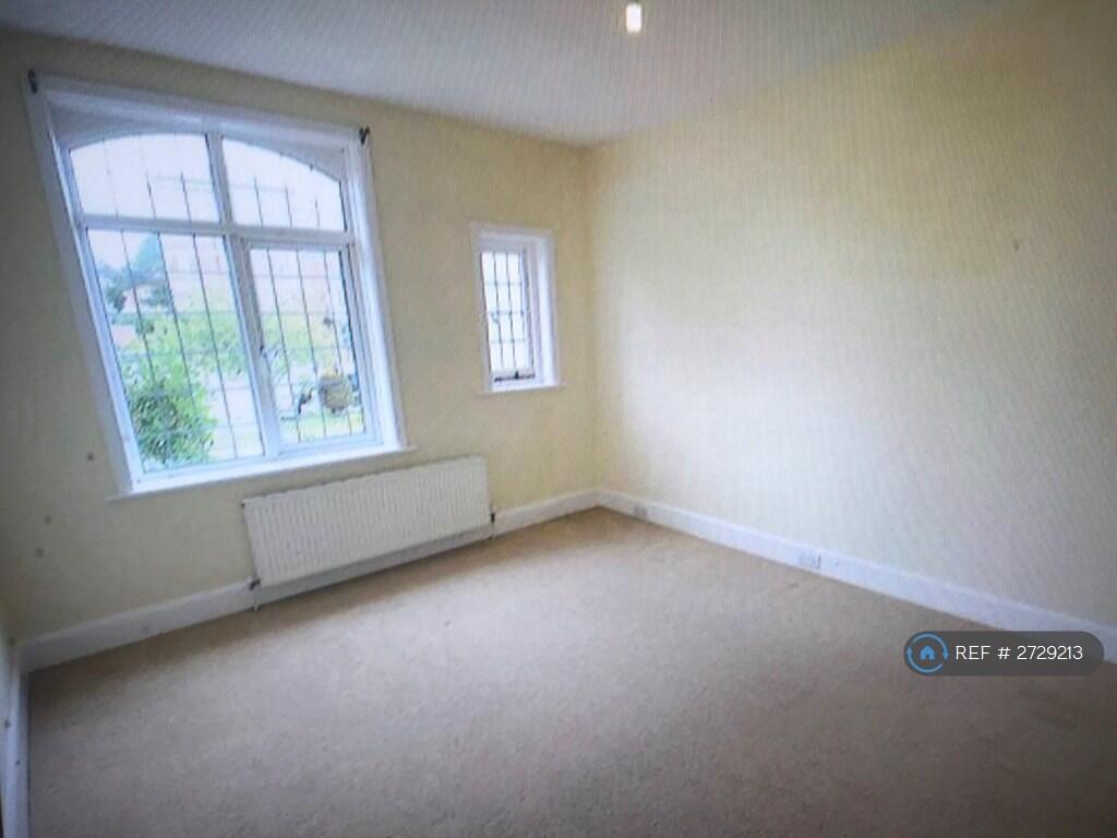 2nd Bedroom