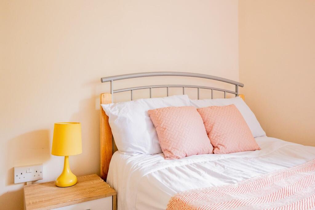 44 Haycome Drive BA2 1PG-25.jpg