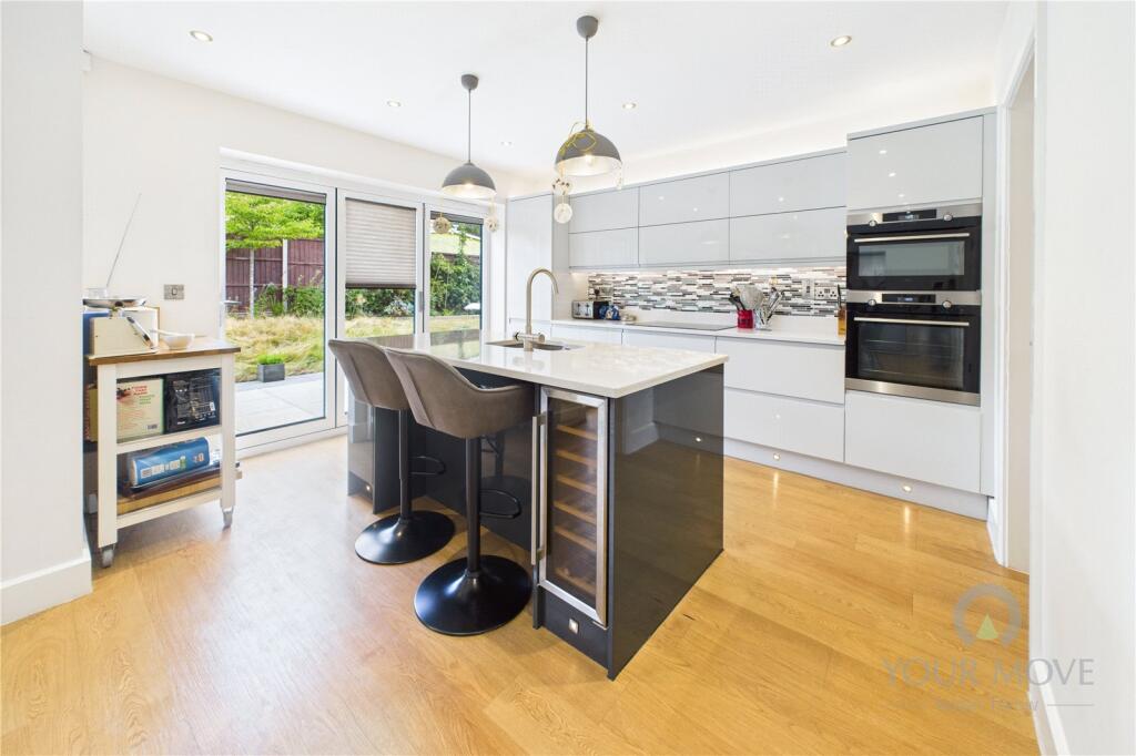 Kitchen/Family/Diner