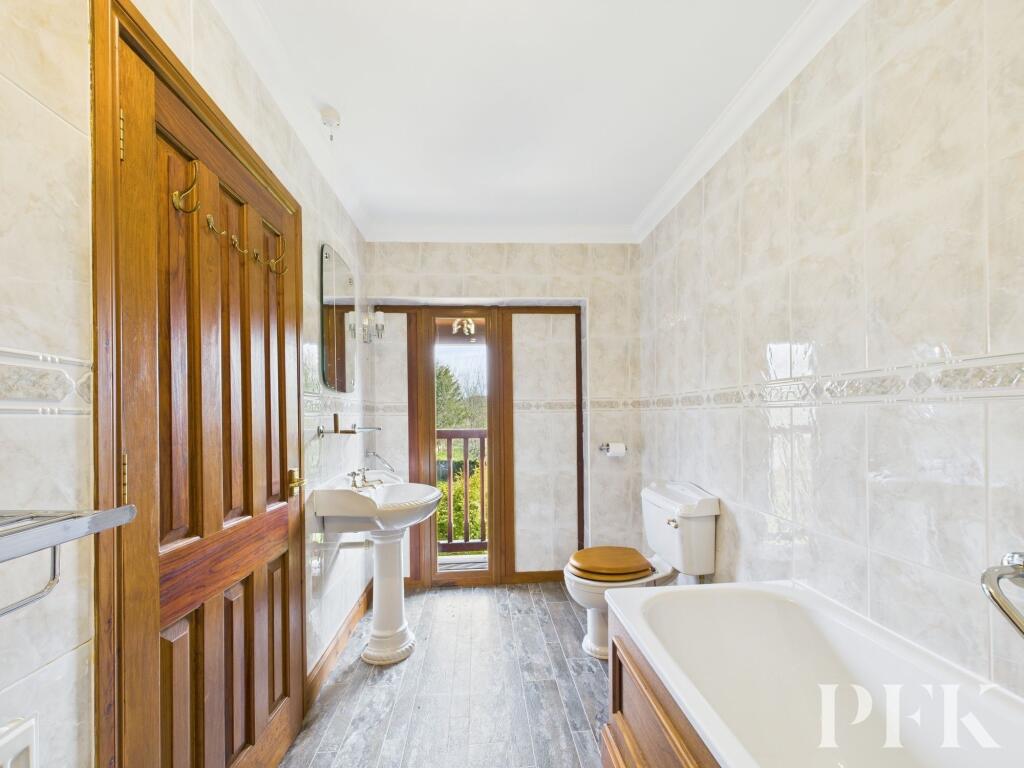 En Suite Bathroom
