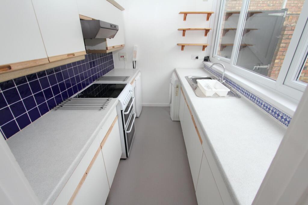 16HK 040 Kitchen(S).