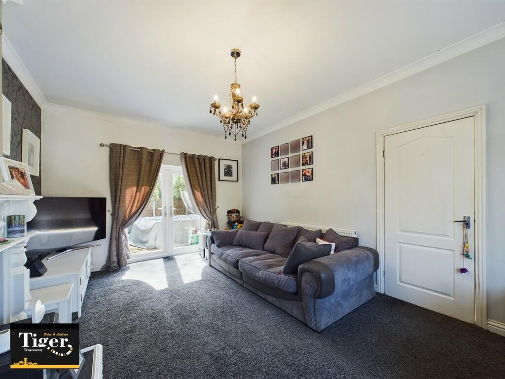 CAM02176G0-PR0223...