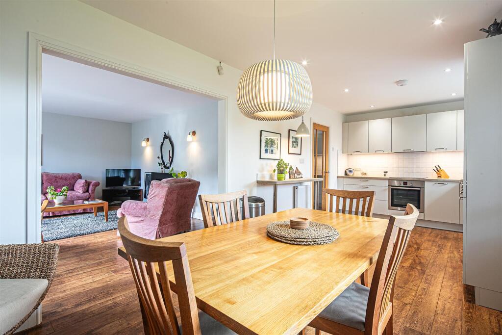 Dining kitchen