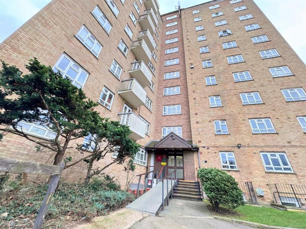 3 Bed for sale, Buy in Lonond, NW11 - Maxwellprope