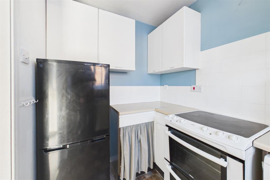 11 Benford Close, Downend, Bristol BS16 2UD | Free
