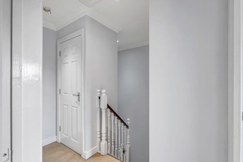 2ND FLOOR LANDING