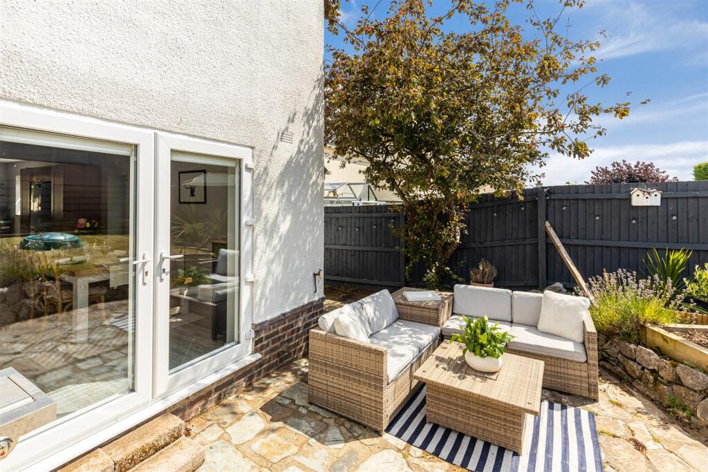 A09 - 20 Oxlea Close Torquay - 250714.jpg