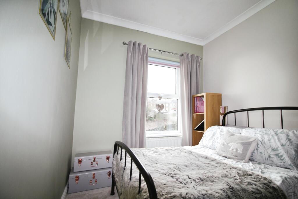 Bedroom 2 Queen St.JPG