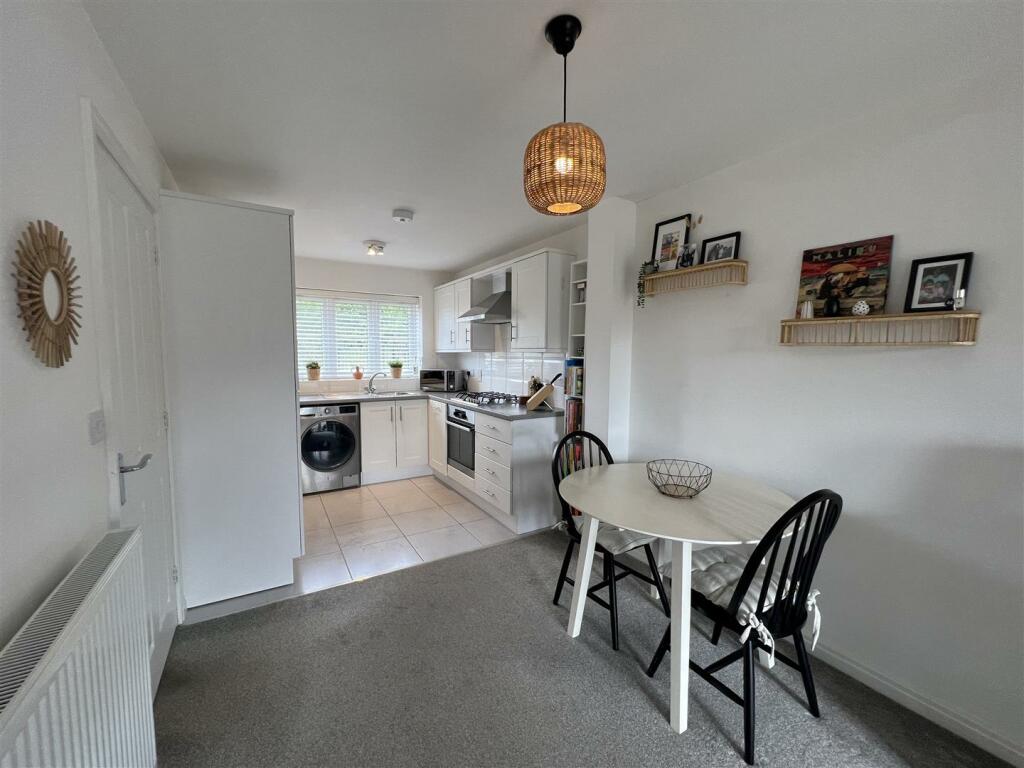 Dining Area.JPG