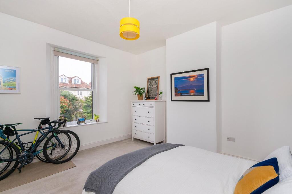 F1F0F1CRSA - Bedroom B.jpg