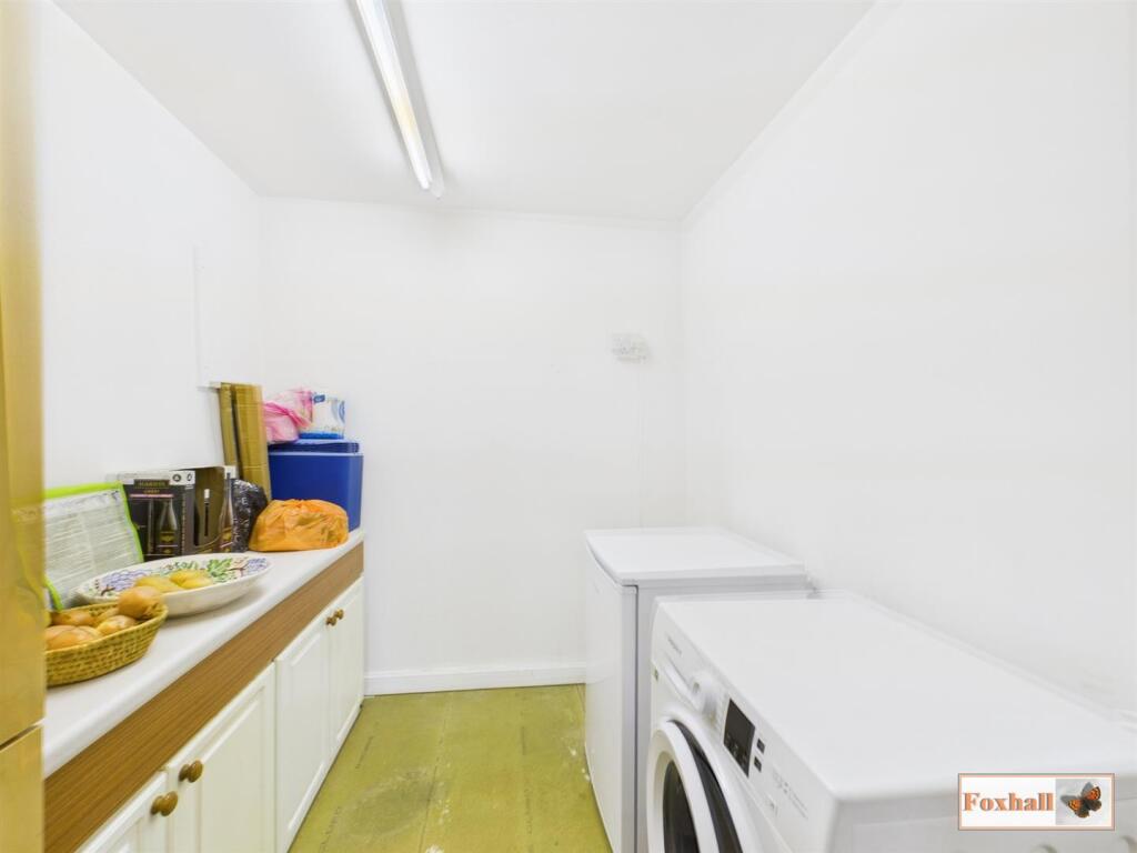 Garage/ Workshop &amp; Utility Area