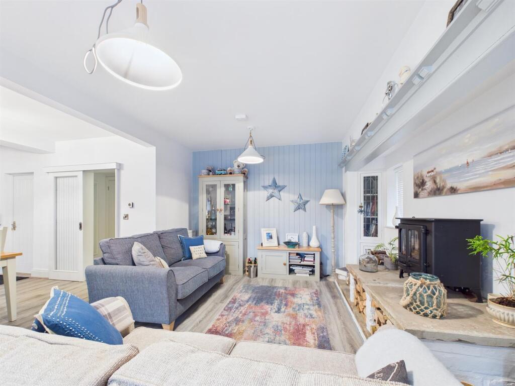 Open Plan Living/Dining Area