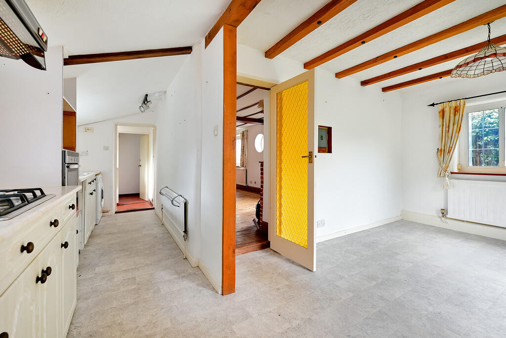 65 Frogmore Rd (2...