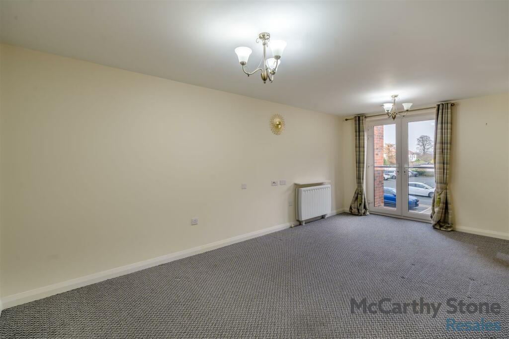 8628505-interior08.jpg