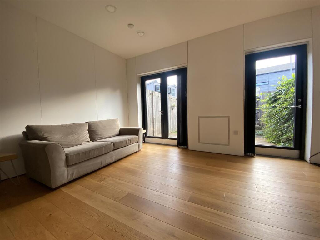 Livingroom5.jpeg