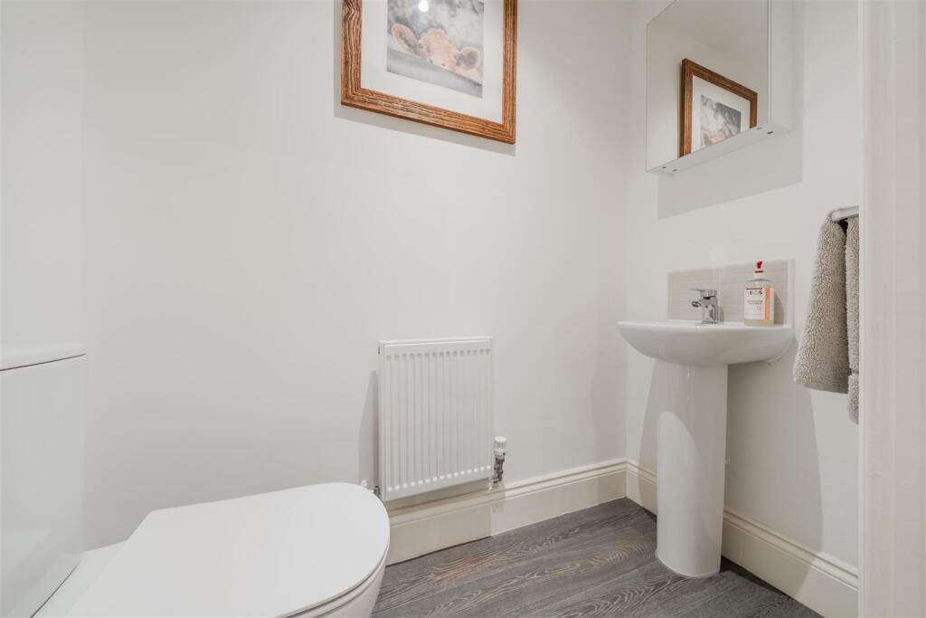 Downstairs Toilet.jpg