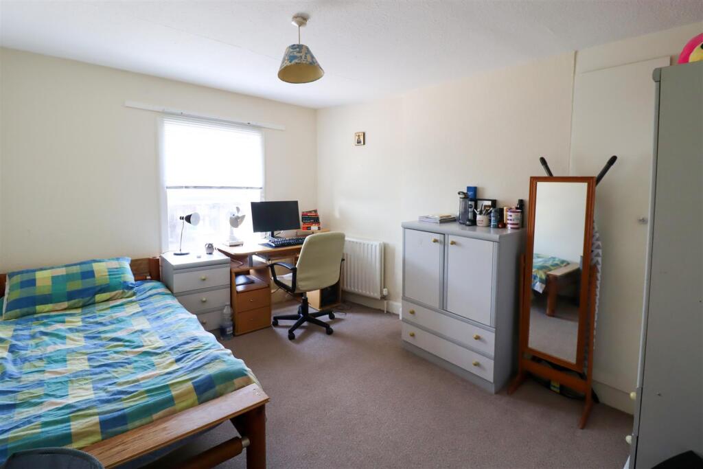 Bedroom 2.jpg