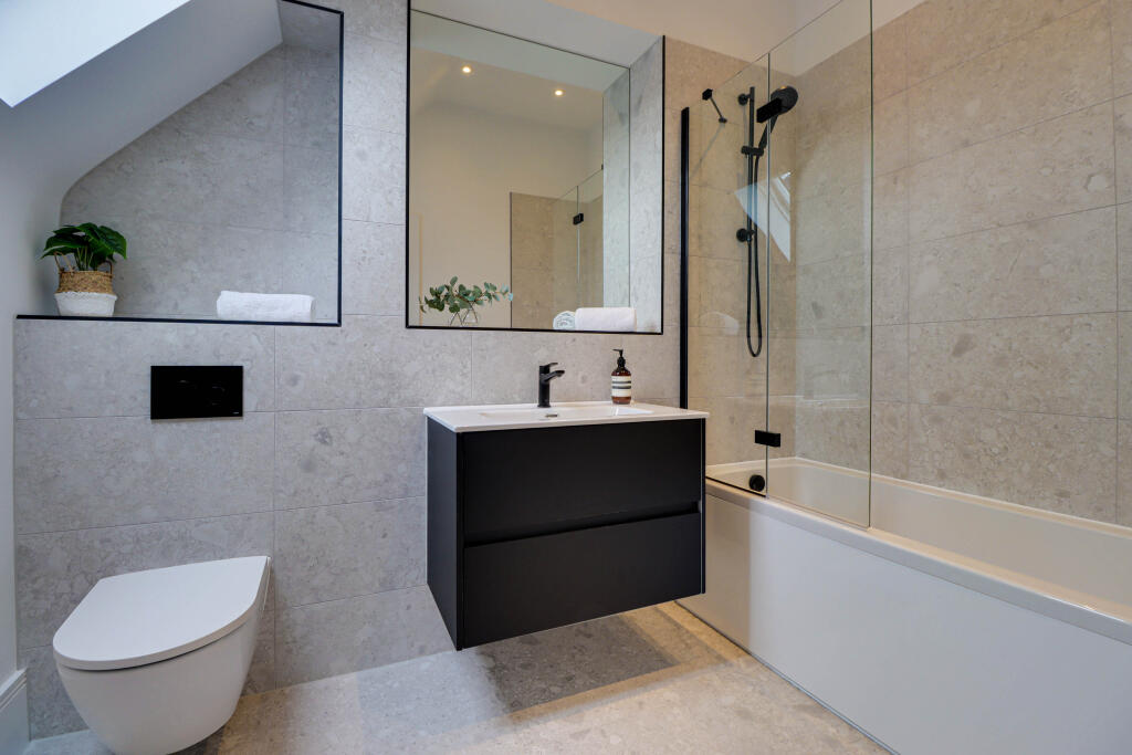 Plot 4 bathroom