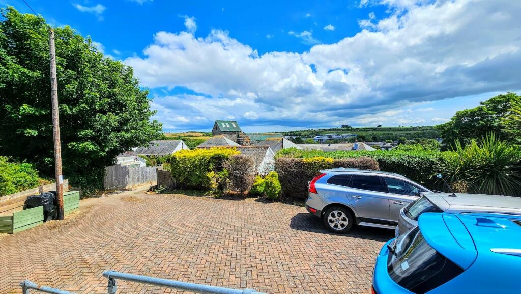 driveway1.jpg