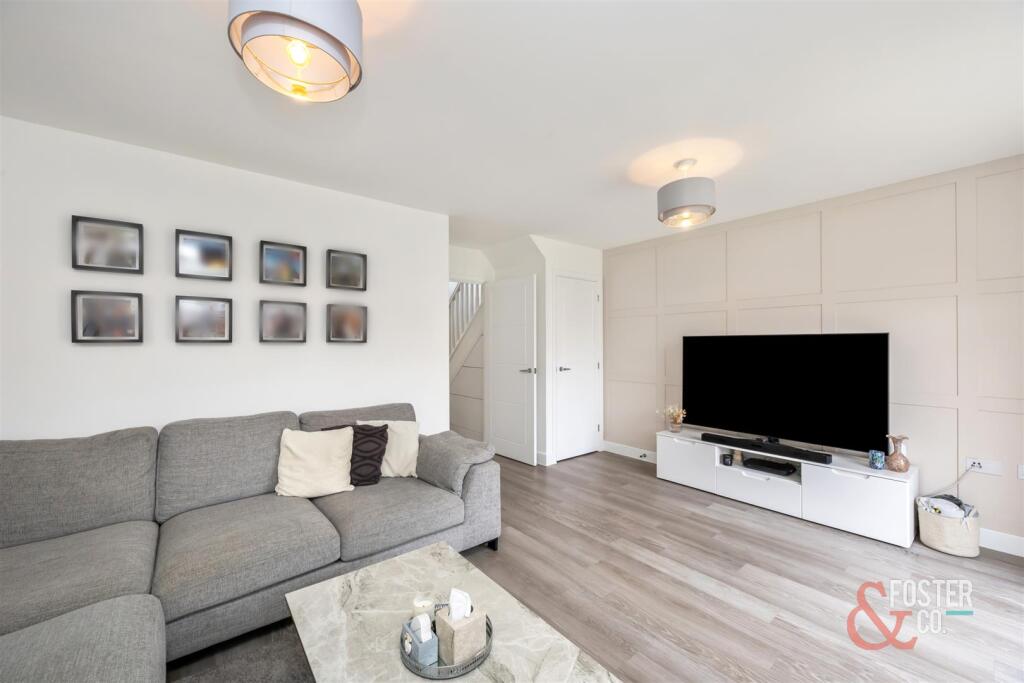 Goldcrest Drive, 67-021.jpg