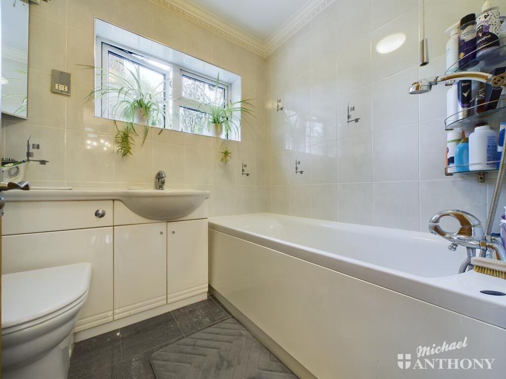 CAM02773G0-PR0125-STILL002