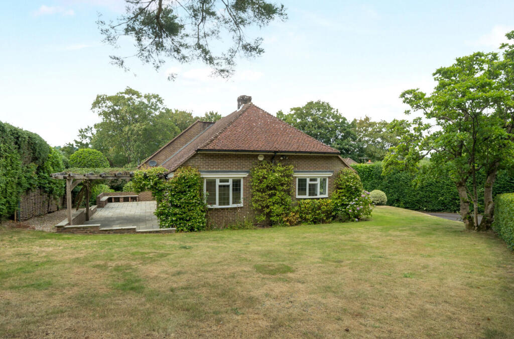 1315835-6-685d456...