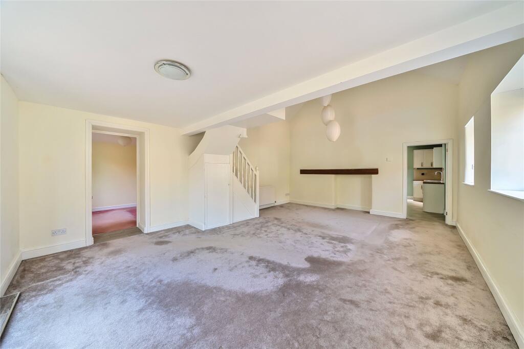 Sitting/Dining Room