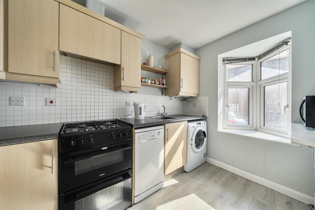 38 Stowe Drive, Rugby (10).jpg