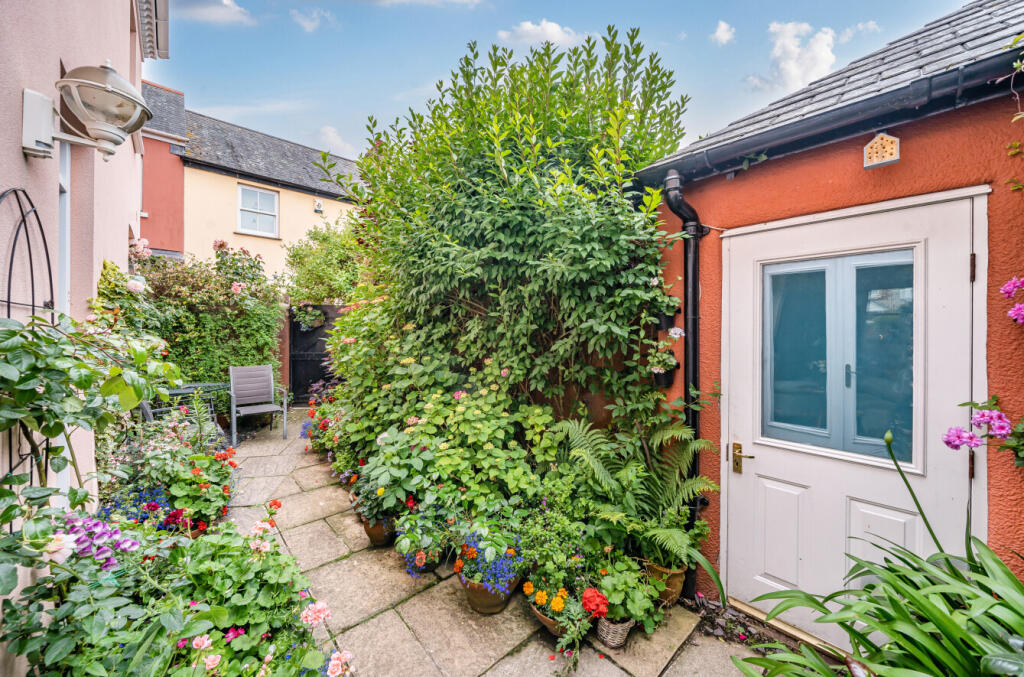 1305894-50-684c1d...