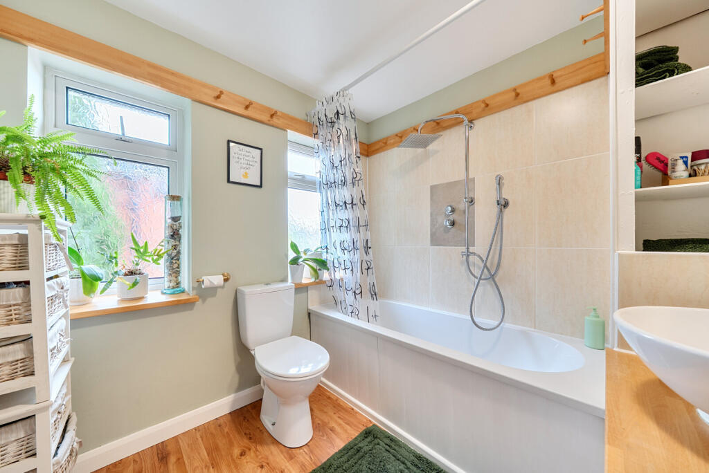 1393702-11-695cf7...