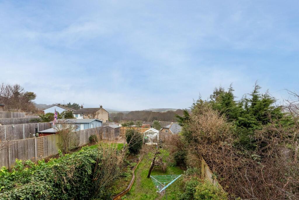 Sharpthorne Crescent-12.jpg