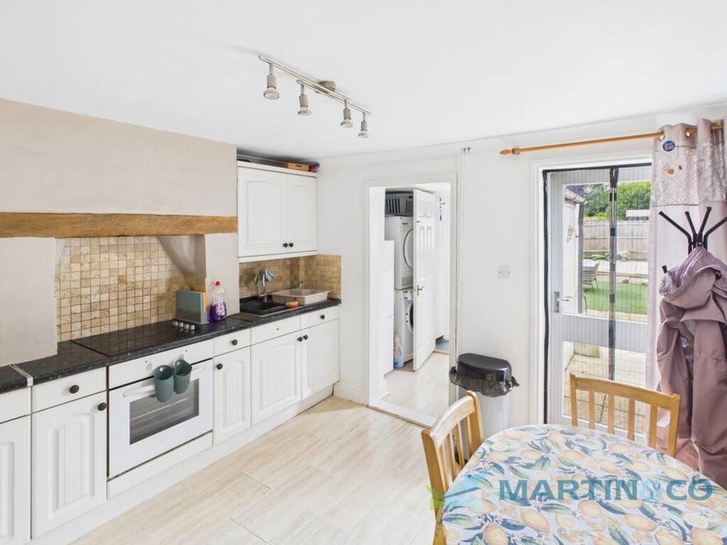 CAM02145G0-PR0076...