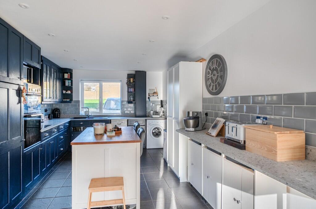 Kitchen/dining