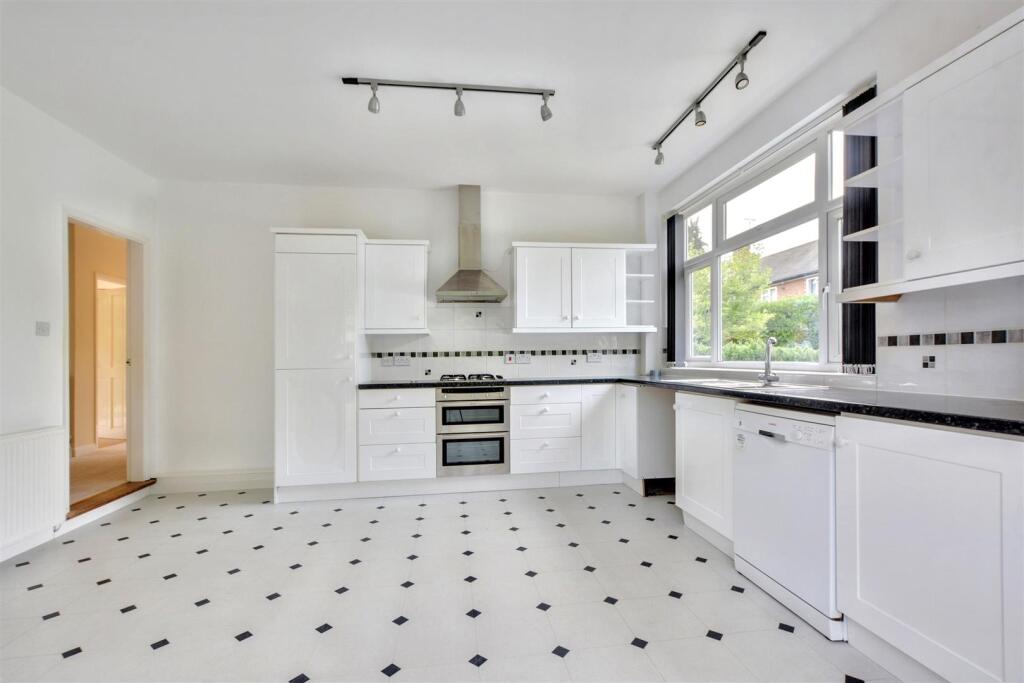 Kitchen_1.jpeg