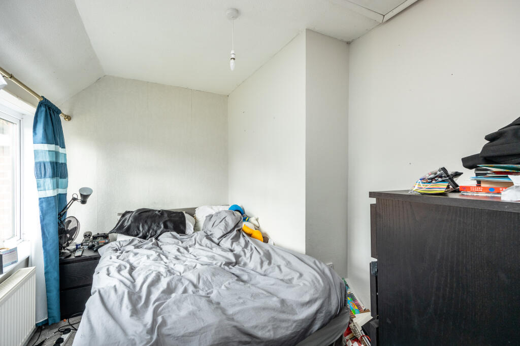 23 Buckingham Road, MK18 2QA-14