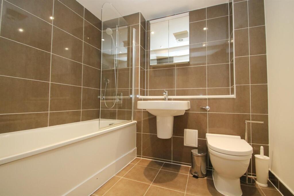 Bathroom_Bright.jpg