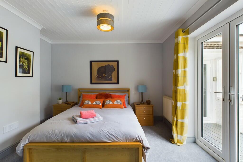 CAM01689G0-PR0401...