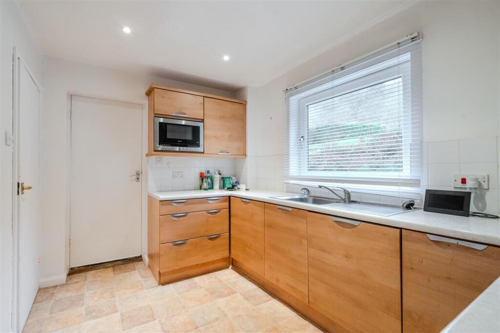 Kitchen-2.jpg