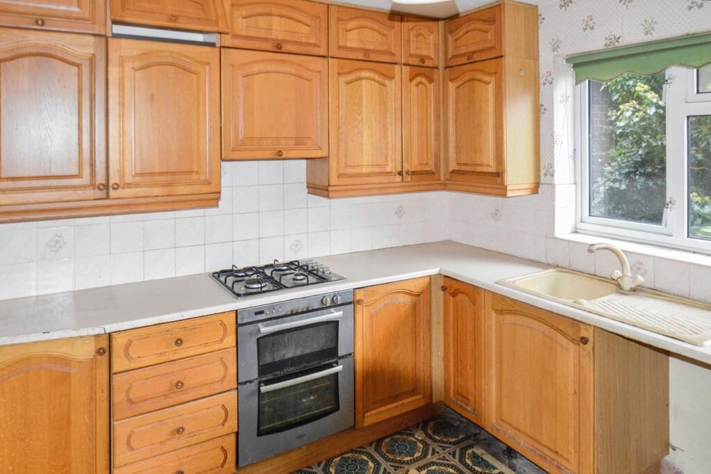 11 Thames Close, Bulkington, Bedworth, Nuneaton And Bedworth, Warwickshire, CV12 9QF