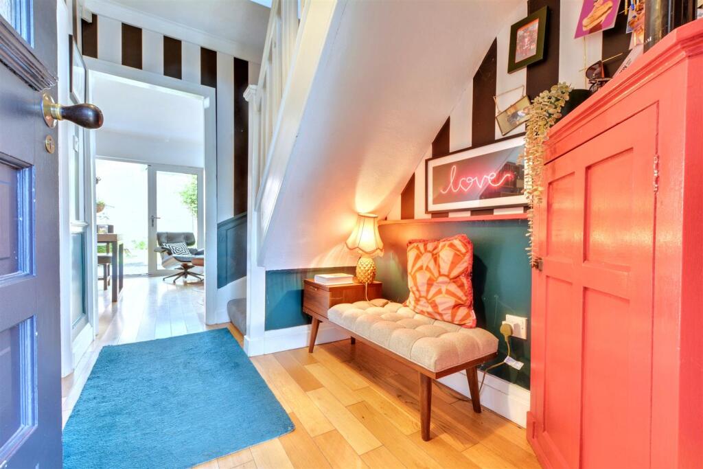 Entrance Hall_1.jpeg